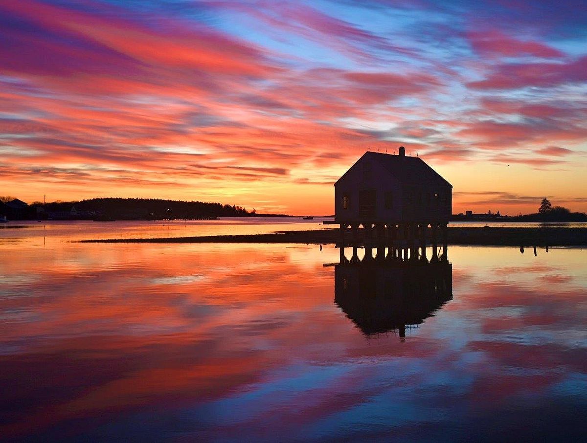 The Beginning of a Glorious New Day: Photo by Robert Dennis