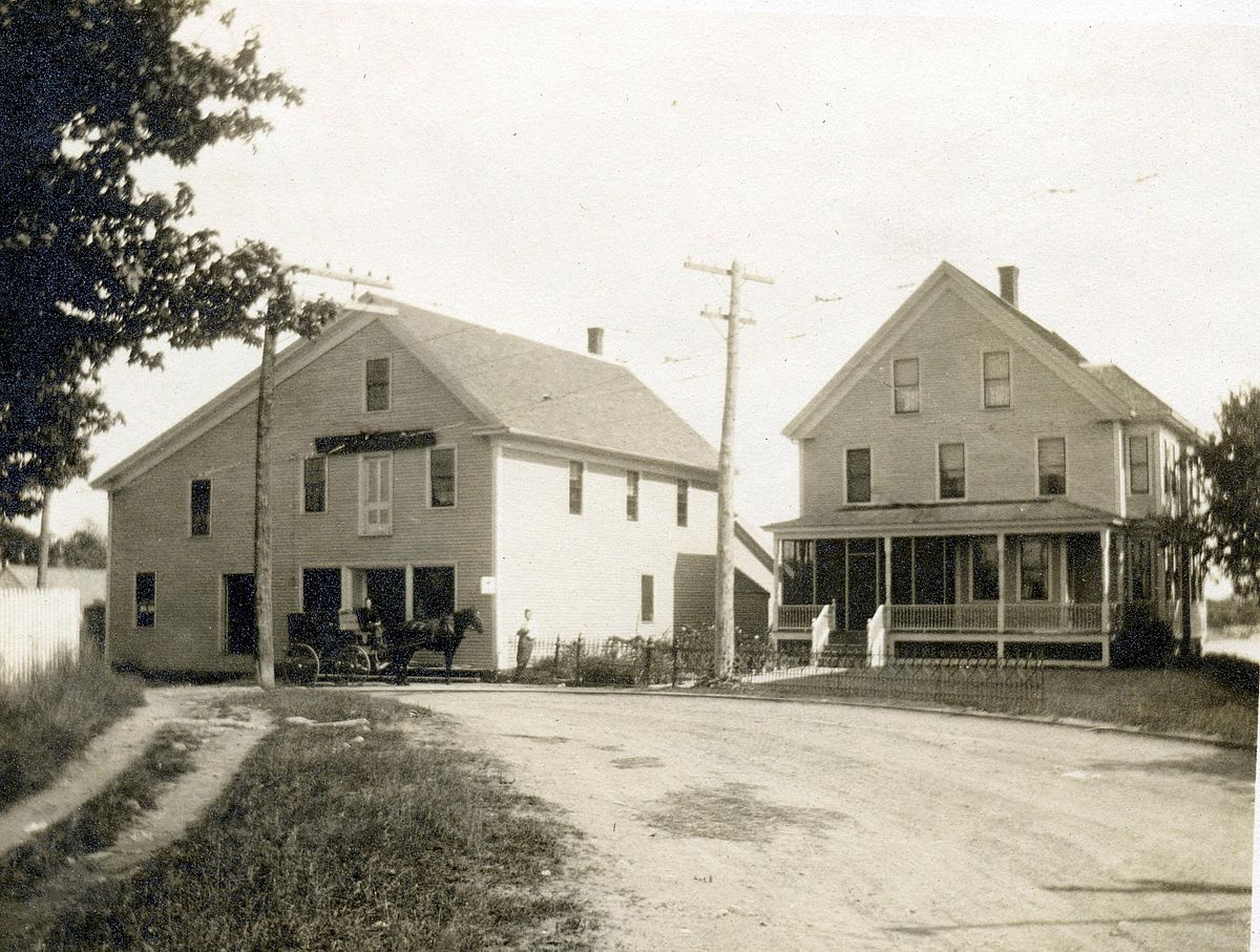 Pinkham’s House & Store in Cape Porpoise