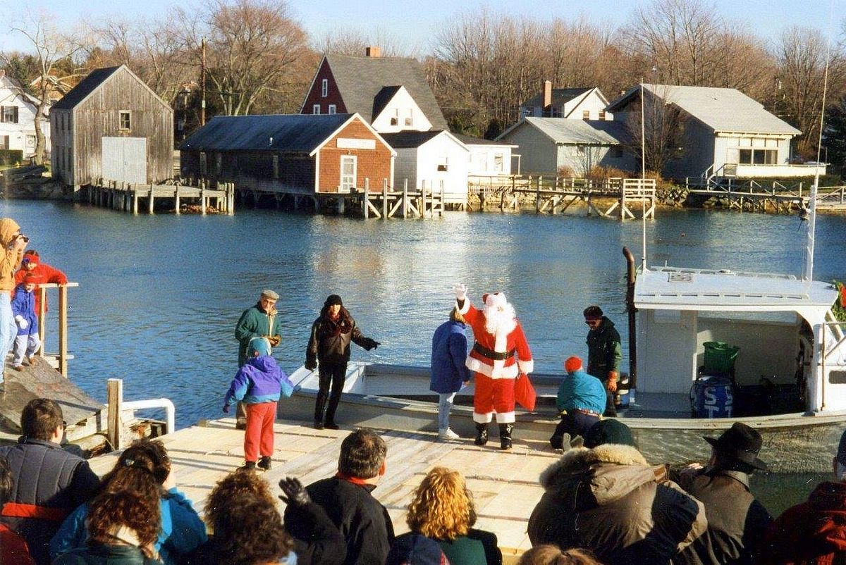 Santa Arrives in Cape Porpoise, 1995