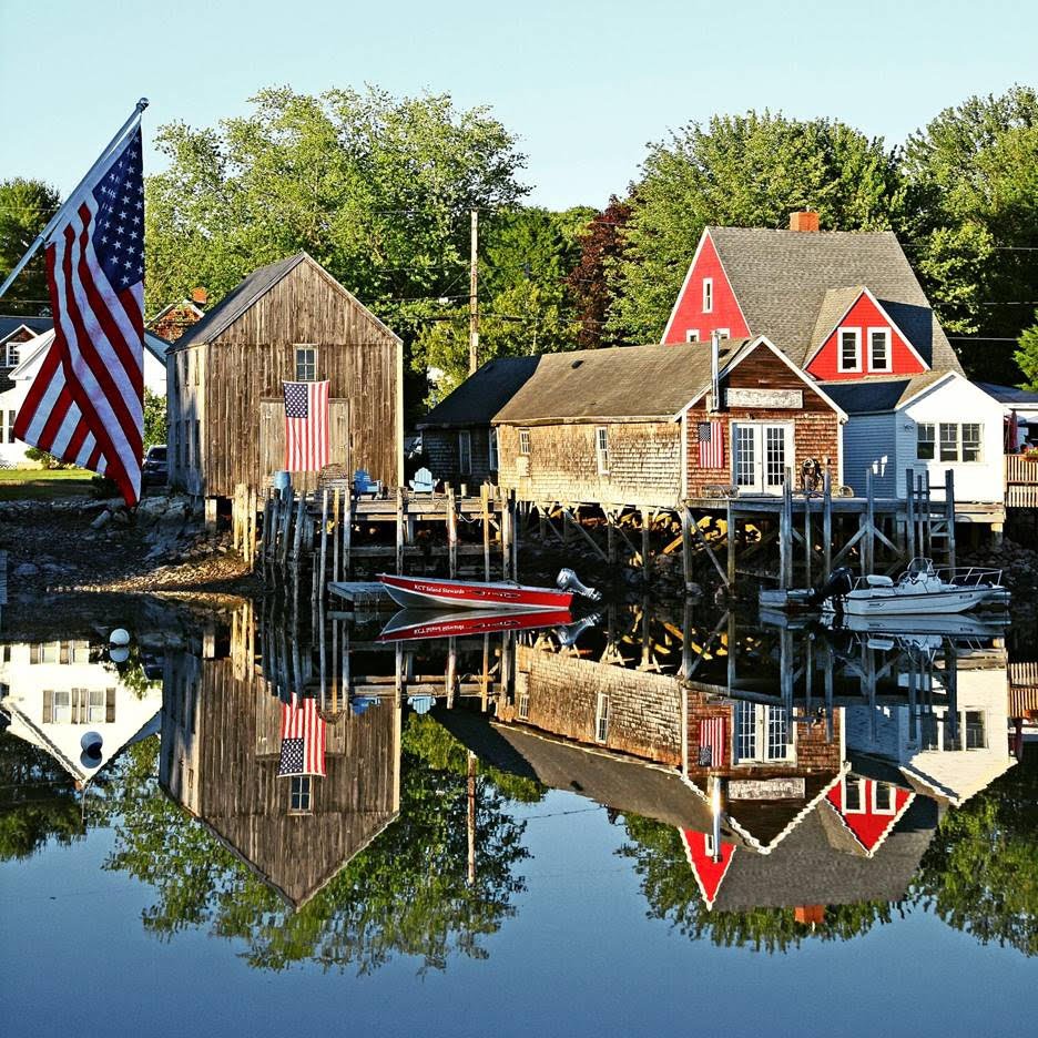 Remembering Those Who Served & Sacrificed: Photo by Robert Dennis