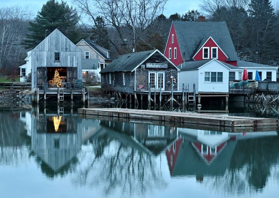 Christmas in Cape Porpoise: Photo by Robert Dennis